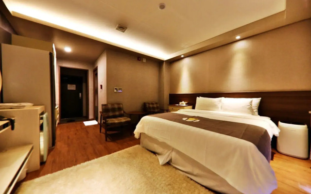 Cheongju The Mark Hotel