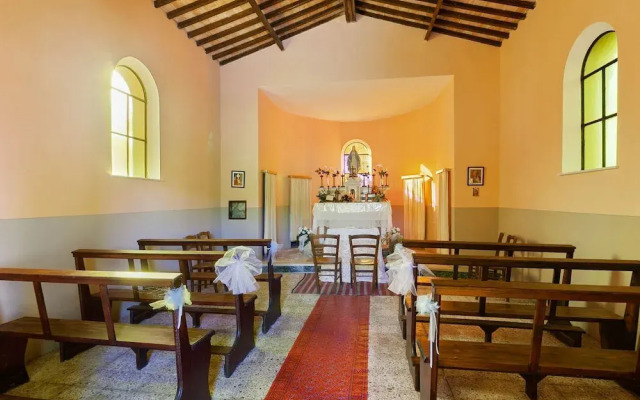 Lovely Holiday Home in Chianni With Swimming Pool