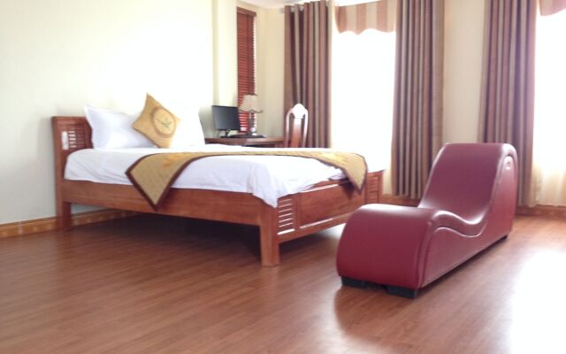 Viet Village Hotel & Travel