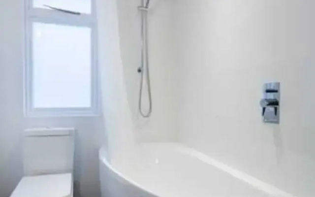 Bright & Airy 1 Bedroom Apartment in Central London