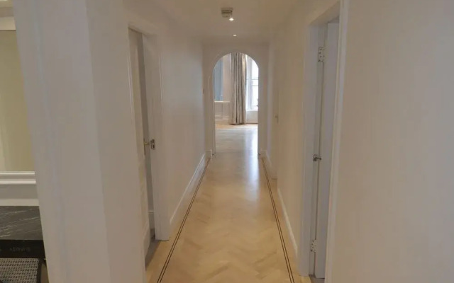 4 Beds Harrods Huge Space