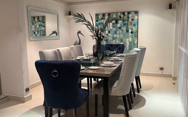 Beautiful 4-bed House With Stunning sea Views