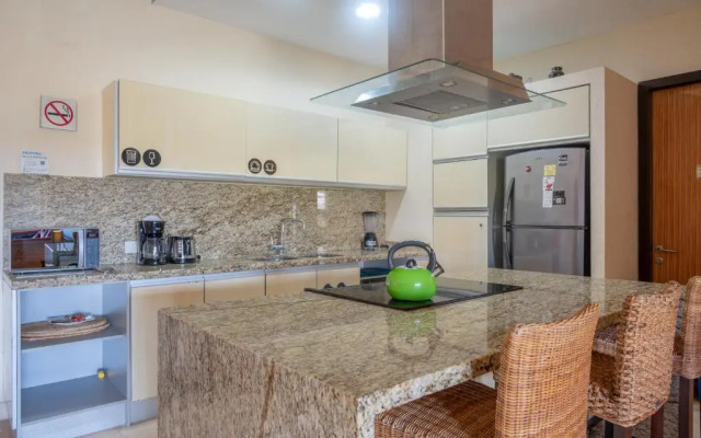 Pajaro de Fuego, Chelsea's Luxury Units