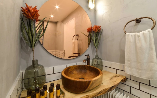 The Majestic Garden Suite