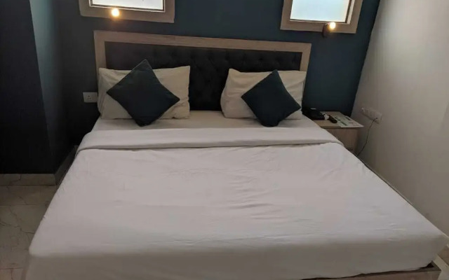 ADB Rooms Hotel Nazeer