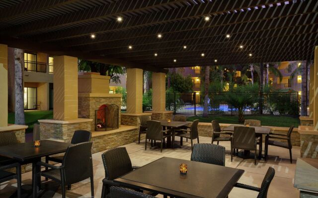 Embassy Suites by Hilton Phoenix Tempe