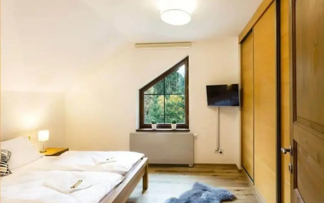 Spacious Apartment With Easy Connectivity