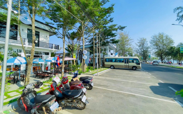 Sea Breeze Resort