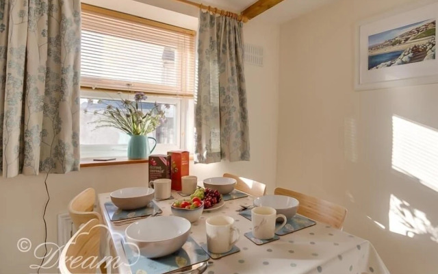 Ammonite Cottage, Portland