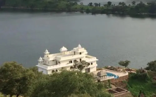 Karni Mahal