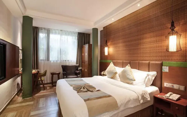 Yurong West Lake Cottage Resort