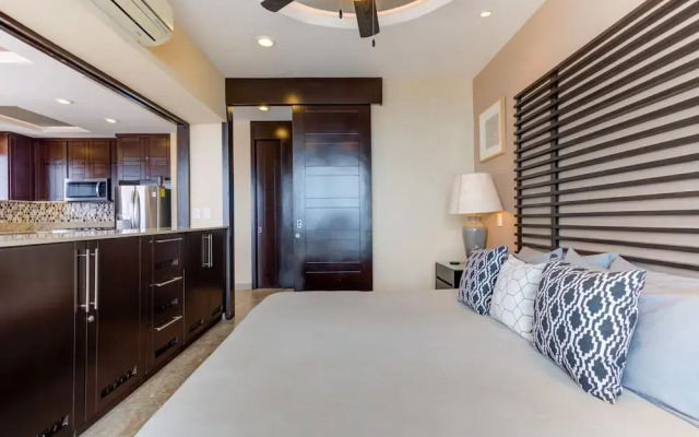 Signature Pinnacle 205 - Luxury Condo With Ocean Views