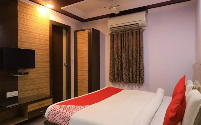 OYO Flagship 42122 Hotel Rahul