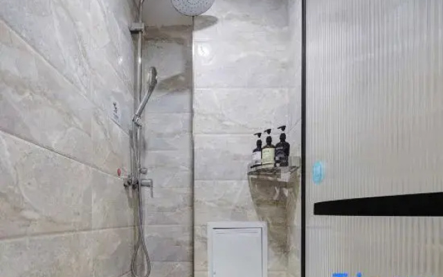 i Electronic Sports Hotel (Shanghai Jiangchuan Road Subway Station)