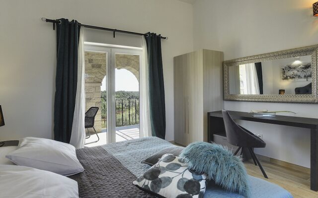 Charming Villa With Heated Pool Near Rovinj