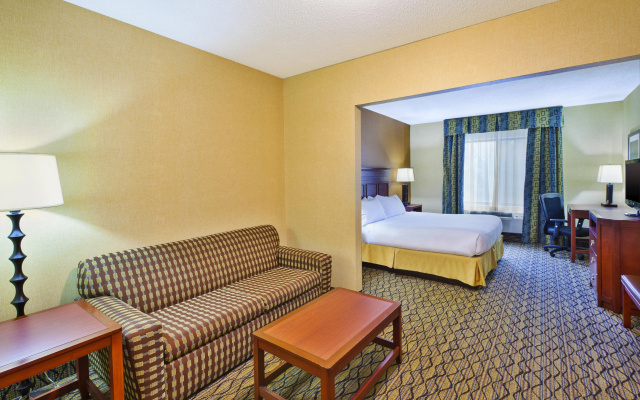 Holiday Inn Express Hotel & Suites Belleville by IHG