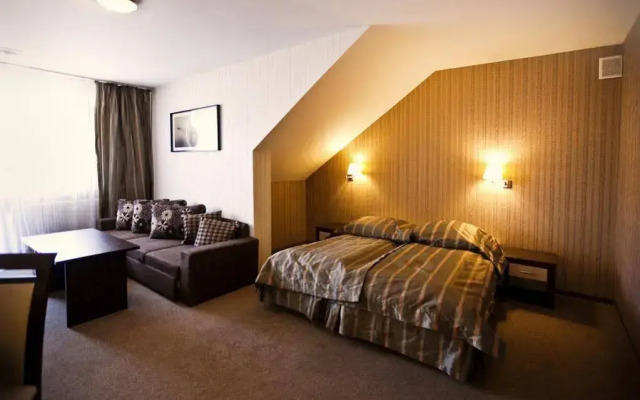 Hotel Cztery Pory Roku