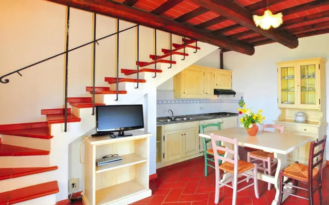 Borgo Collelungo, Apartments in Montaione