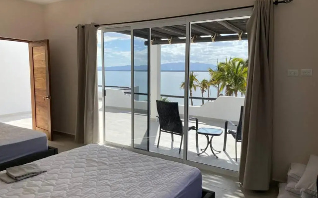 Casa Mañana Amazing Villa with Beachfront & Pool 4BR 4BA