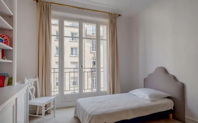 Paris Prestige Rousseau Residence