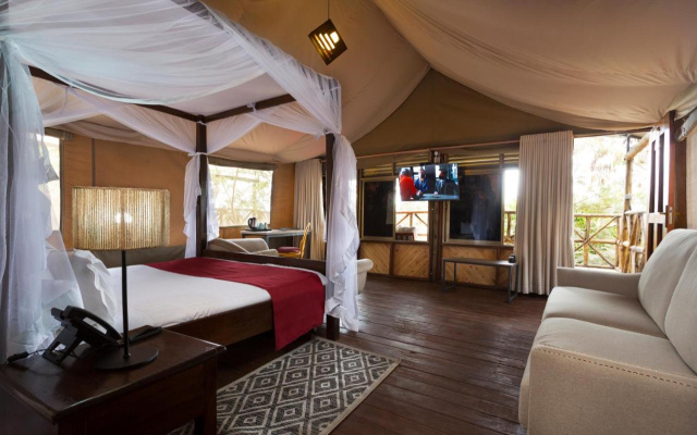 Nokras Enkare Luxury Tented Camp Sagana