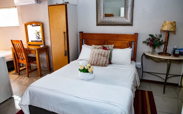 Woodpecker Guesthouse