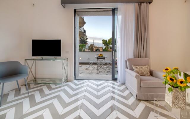 Luxury Villa with Penthouse, Pools and Sea View