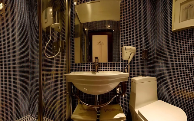 Valenza Hotel & Cafe