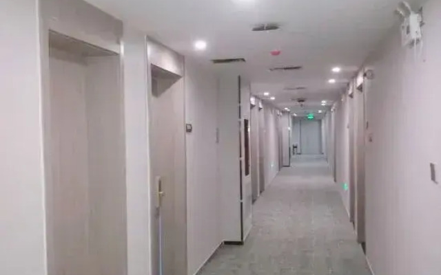 7 Days Premium Hotel (Tianjin Ancient Culture Street Eye of Tianjin)