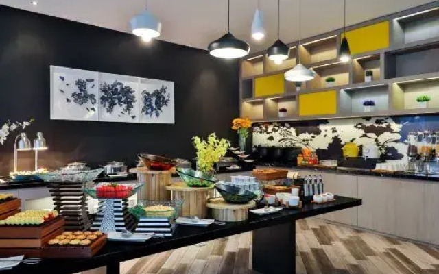 Orange Hotel (Hefei Sanxiaokou Subway Station Store)