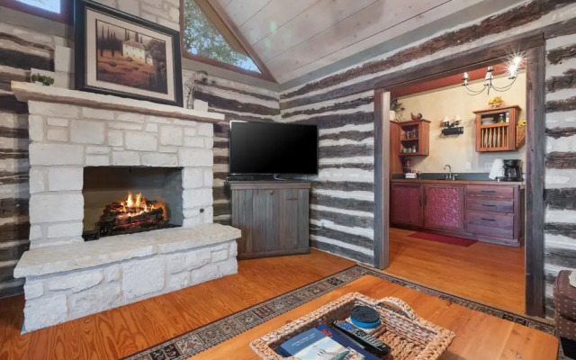 Chula Vista 1 Bedroom Cabin by RedAwning