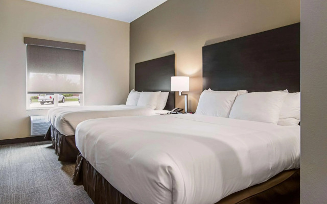 Comfort Suites Wooster near University Campus