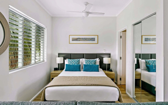 Mantra PortSea – Guest Rooms – Port Douglas