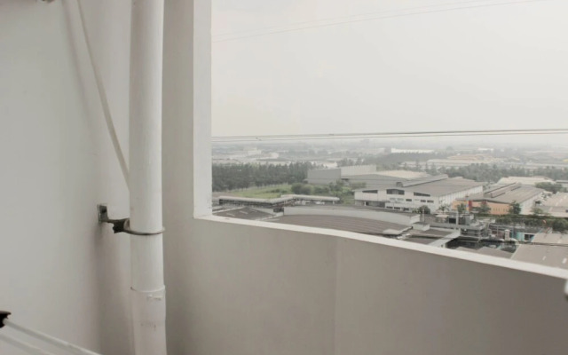 Comfy And Tidy Studio At Riverview Jababeka Apartment