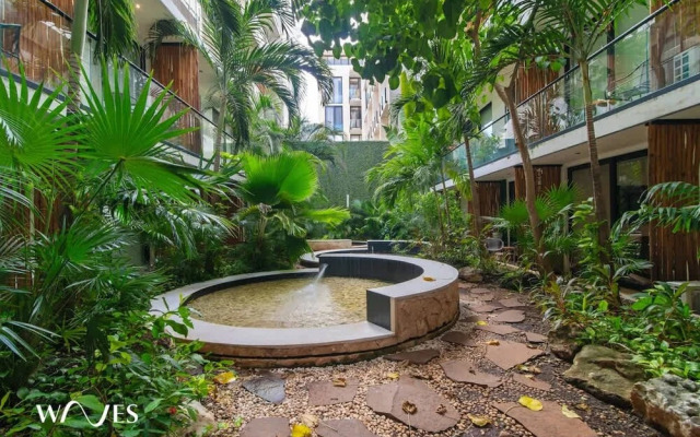 Luminous 1 Br Steps Away From the Beach