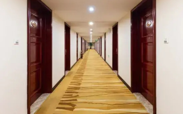 Jinhu Hotel