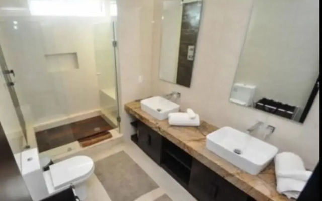 Oasis 12 by Realty Group