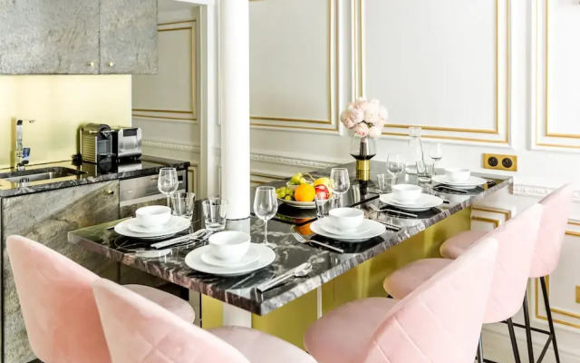 Luxury 2 Bedroom Apartment Eiffel Tower