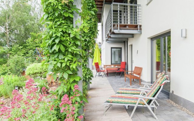 Modern Apartment in Zella-Mehlis with Private lawn