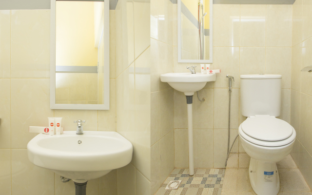 OYO 952 Annisa Syariah Guest House