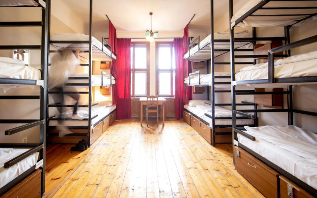Sir Toby's Hostel