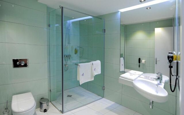 Plaza V Business and SPA