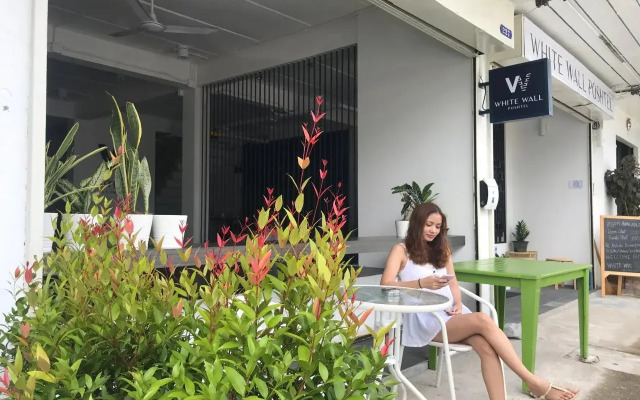 White Wall Poshtel - Hostel