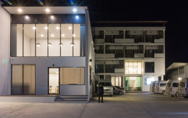 M2 Hotel