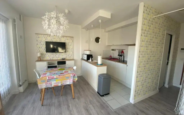 Studio Amicie 27m2, balcon couvert, près centre-gare-cathédrale, wifi