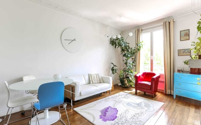 Spacious And Bright Apartment For 2 In Faidherbe Nation