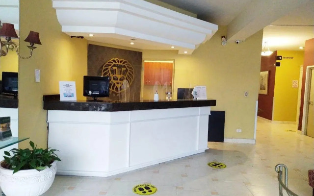 Leon De Oro Inn & Suites
