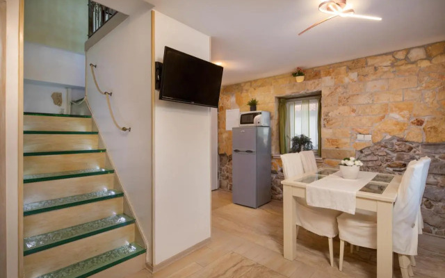 Royal Apartment Damida