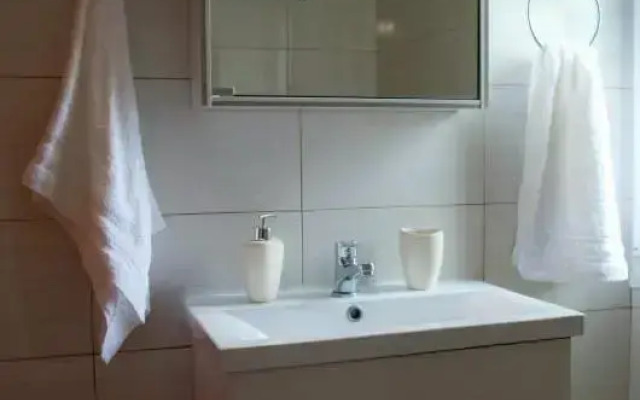 Sunny Central Luxury Apartment
