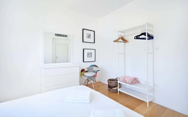 Sunny 3BR Penthouse near the Beach by HolyGuest